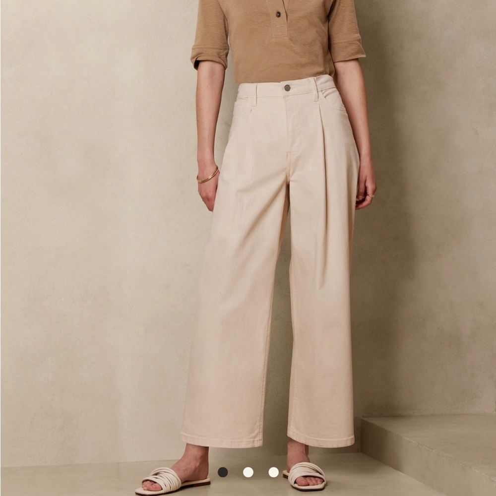 NWT! Banana Republic Ecru High-Rise Wide-Leg Cropped Jean